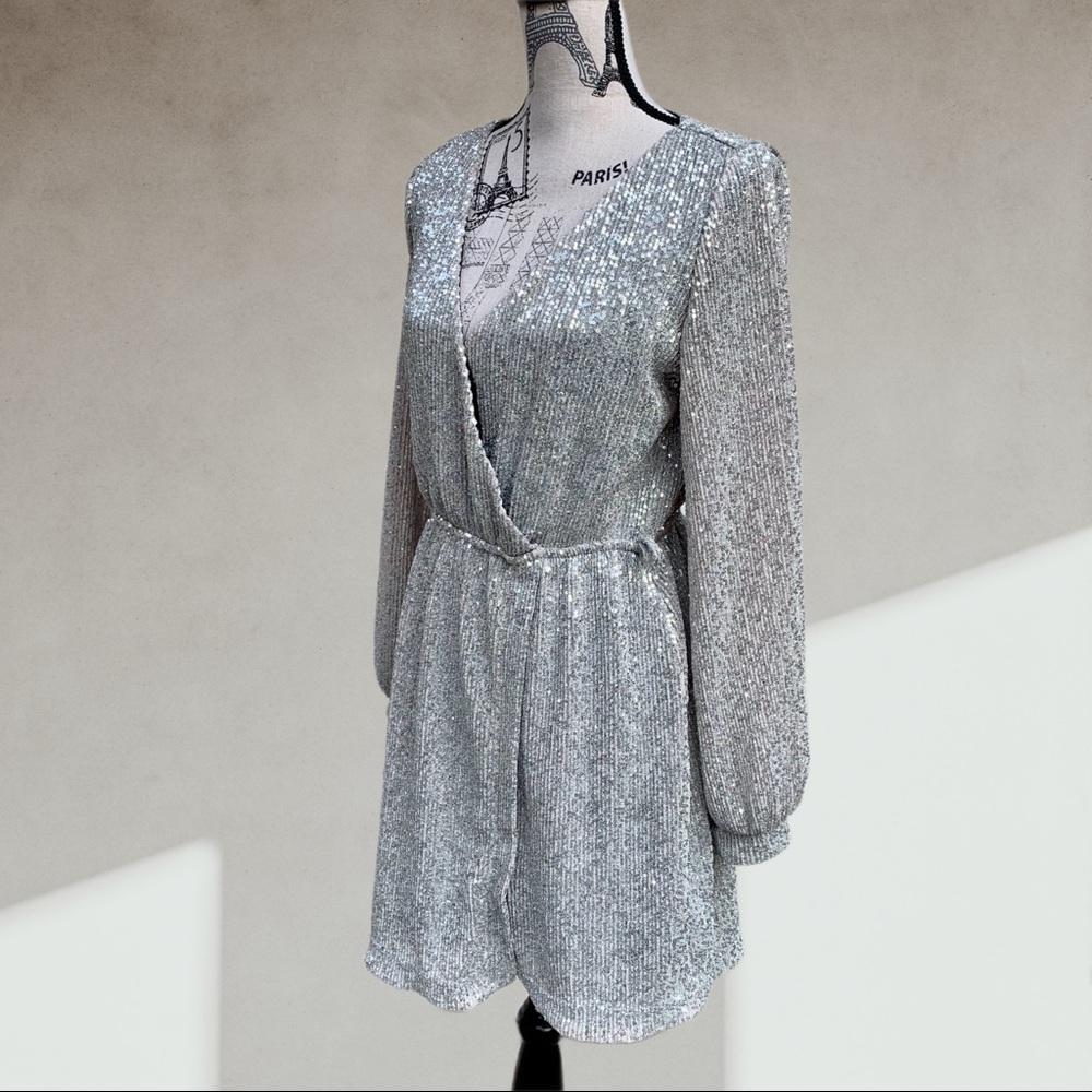 🍋 Silver sequins party dress MEDIUM